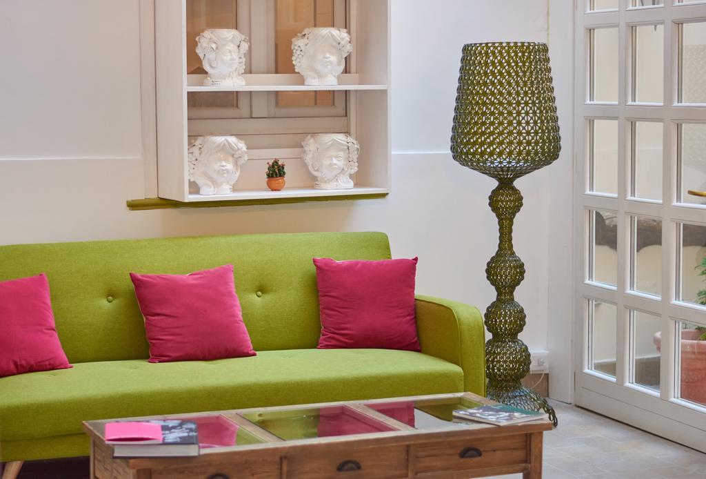 Cas'E Charming House Hotel Caserta Bagian luar foto
