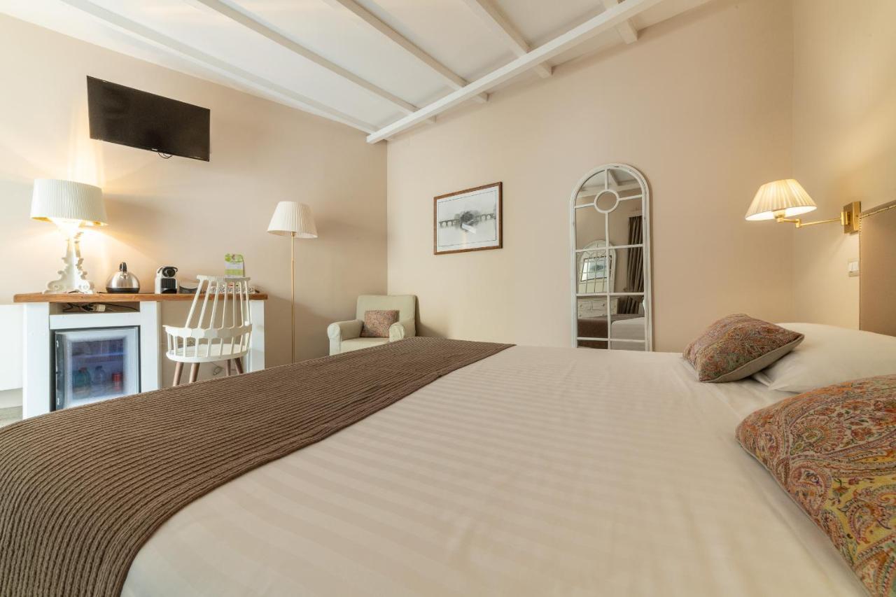 Cas'E Charming House Hotel Caserta Bagian luar foto