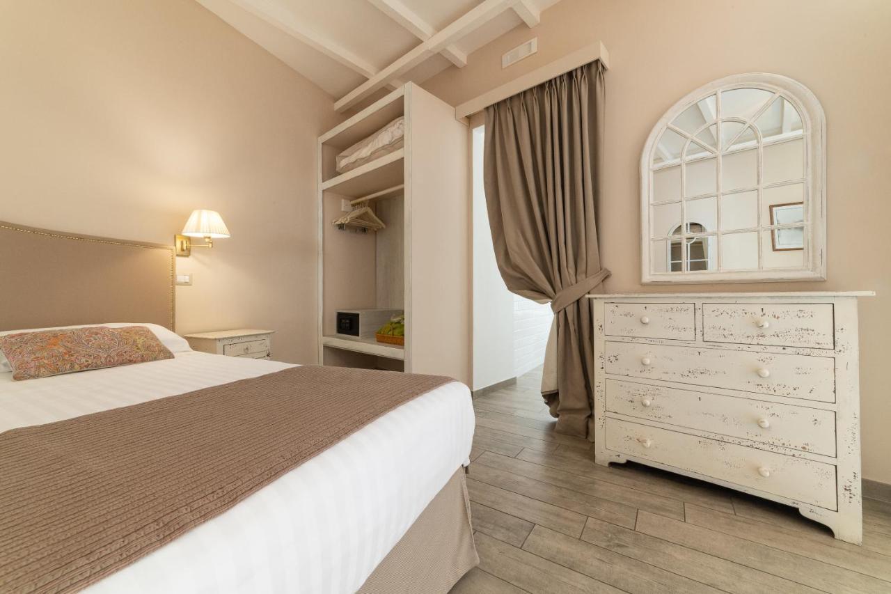 Cas'E Charming House Hotel Caserta Bagian luar foto