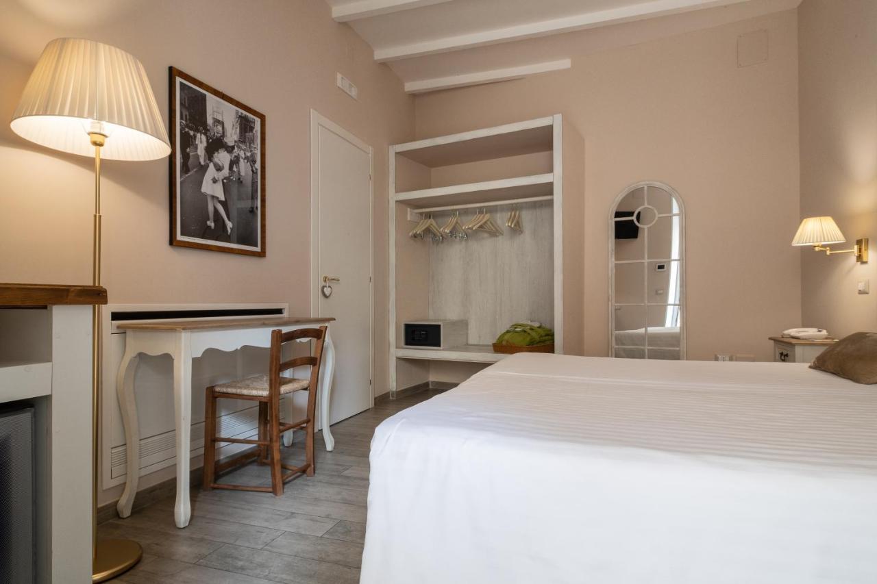 Cas'E Charming House Hotel Caserta Bagian luar foto
