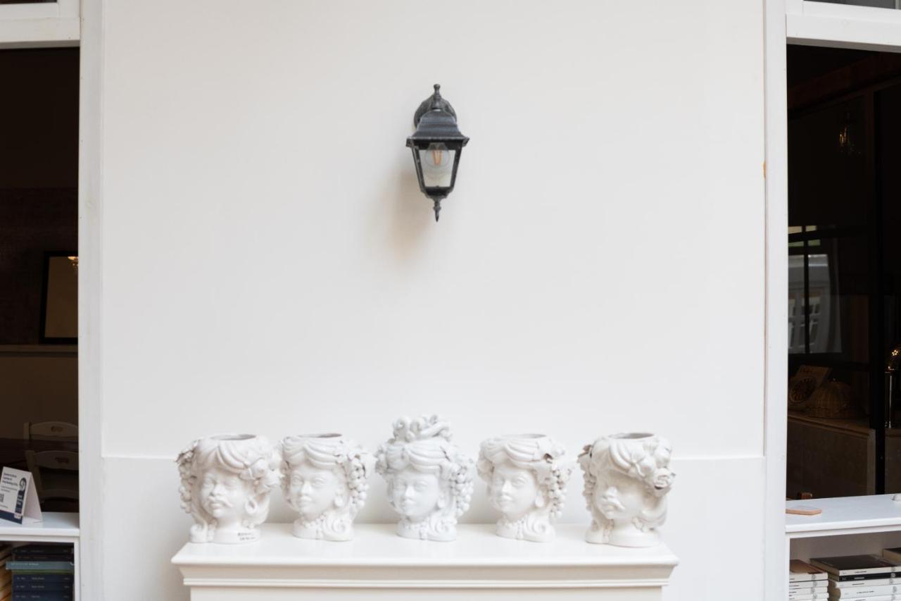 Cas'E Charming House Hotel Caserta Bagian luar foto