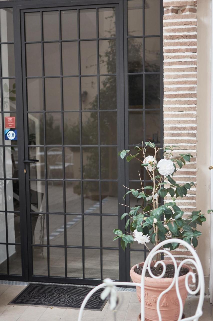 Cas'E Charming House Hotel Caserta Bagian luar foto